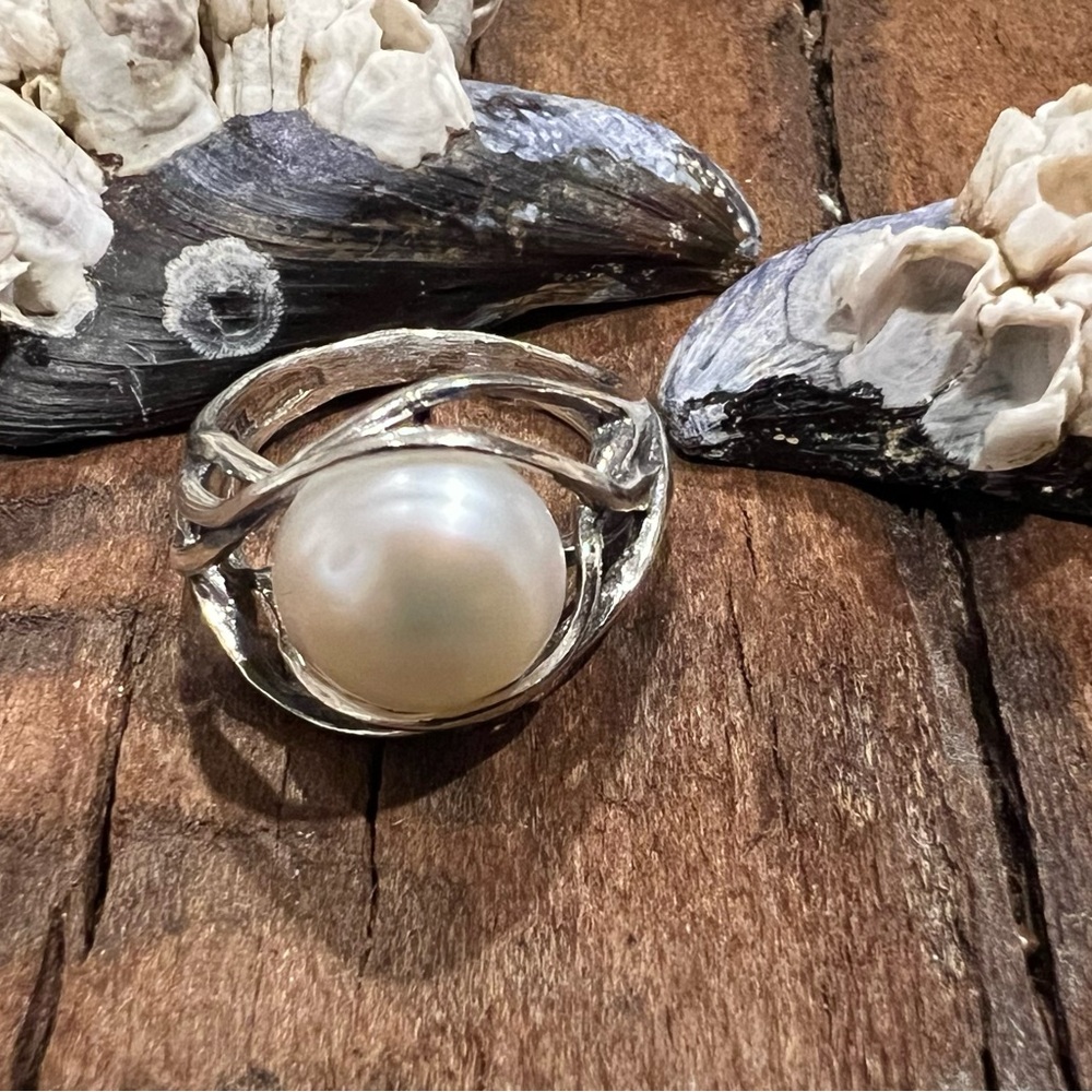 New Israel Sterling Ring Large Pearl Fresh Water Silver Wrapped Vines Domed